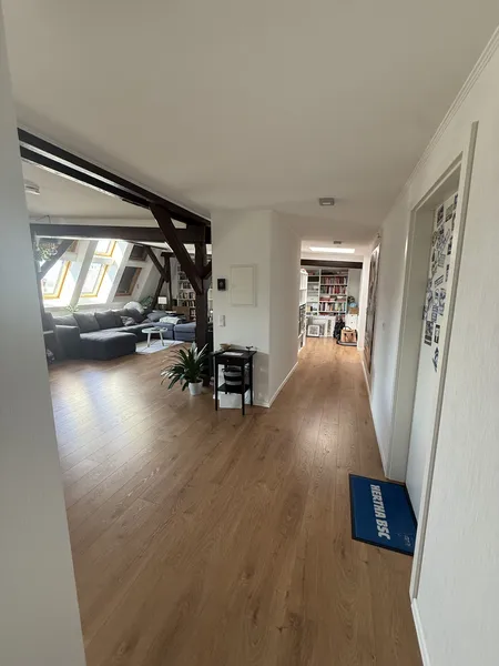 Alltagstaugliche 3,5-Zimmer-Wohnung im Dachgeschoss in Berlin-Tegel — photo 1